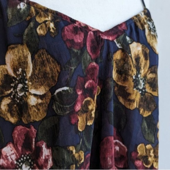 Abercrombie & Fitch floral criss cross back layered tank top - Picture 3 of 4